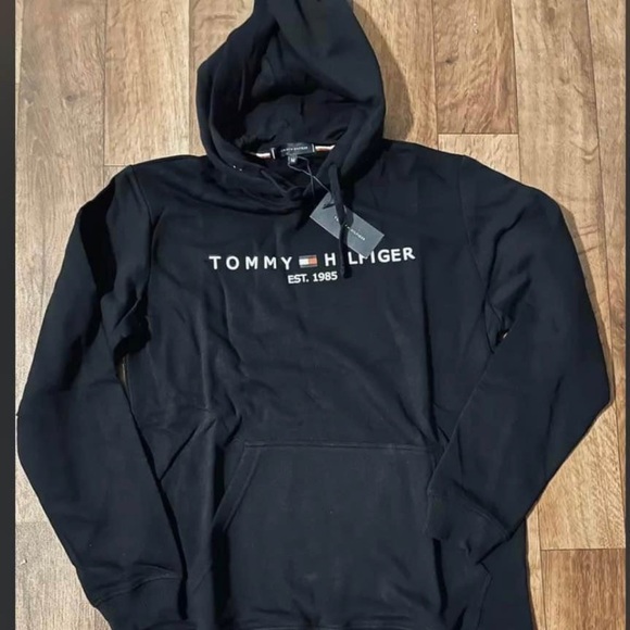 NWTS MensTommyHilfigerSweatsuitBothRetail 79$ eachReallycuteandready4newhe. - Picture 3 of 4